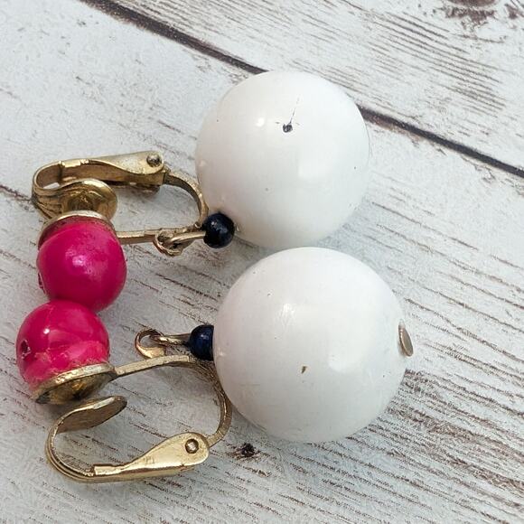 Vintage Clip On Earrings - Red & Off White Ball Dangle - Picture 8 of 10